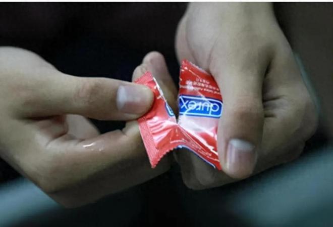 国人安全套没人买了情趣用品却卖爆了冰球突破豪华版app一生含蓄的中(图11)